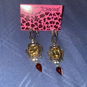 Betsy Johnson 2 stone earrings